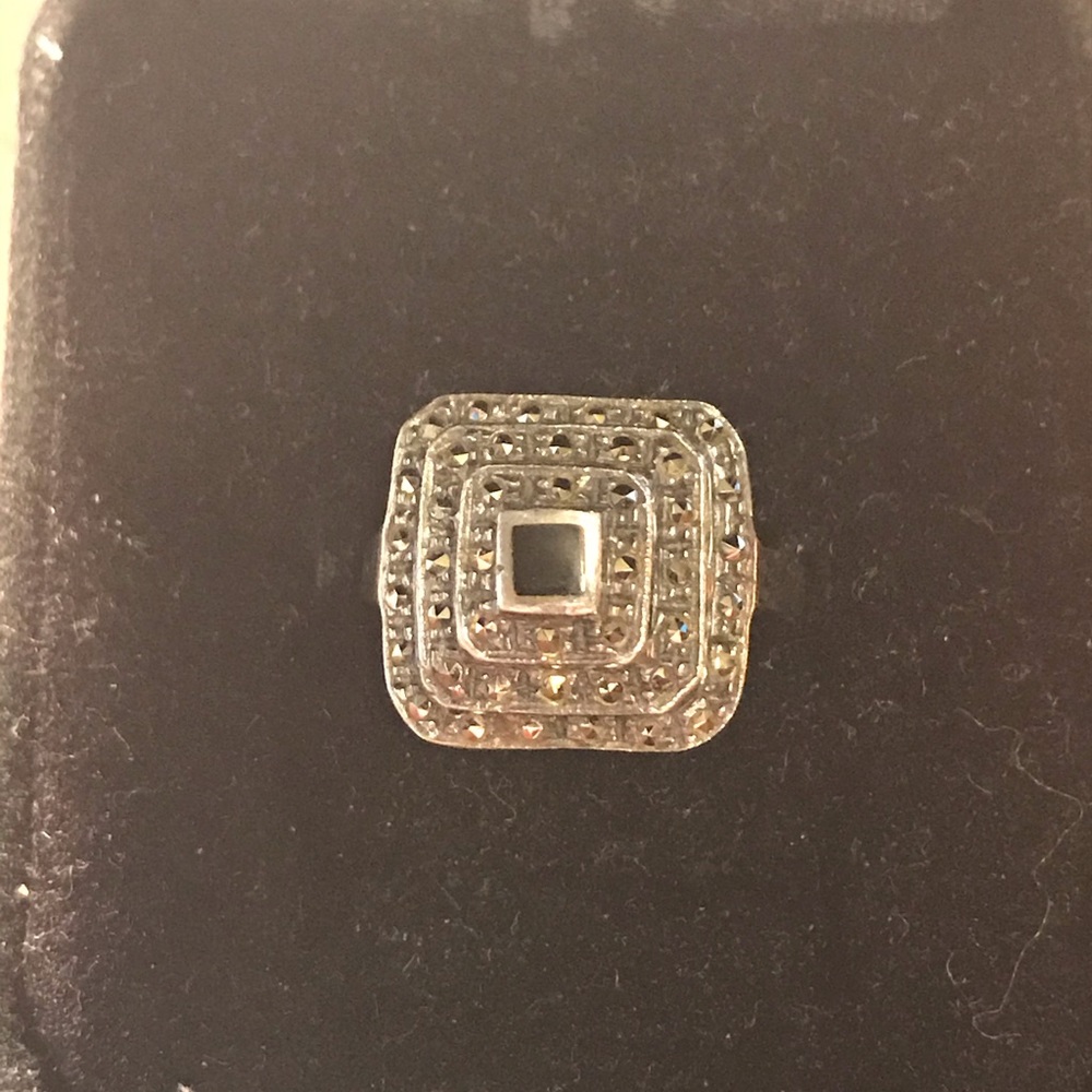 Marcasite ring with onyx inset